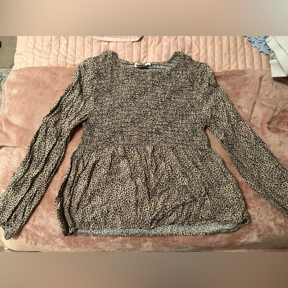 Cute long sleeve shirt with cheetah print